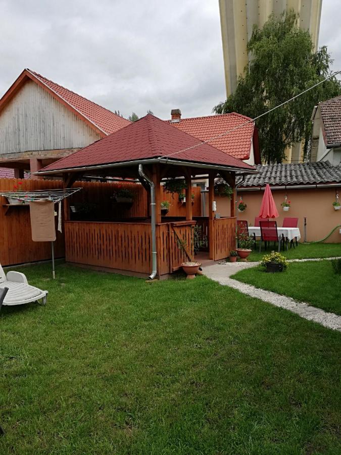 Csilla Apartman Makó Exteriör bild