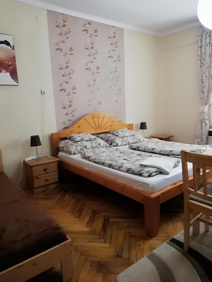 Csilla Apartman Makó Exteriör bild