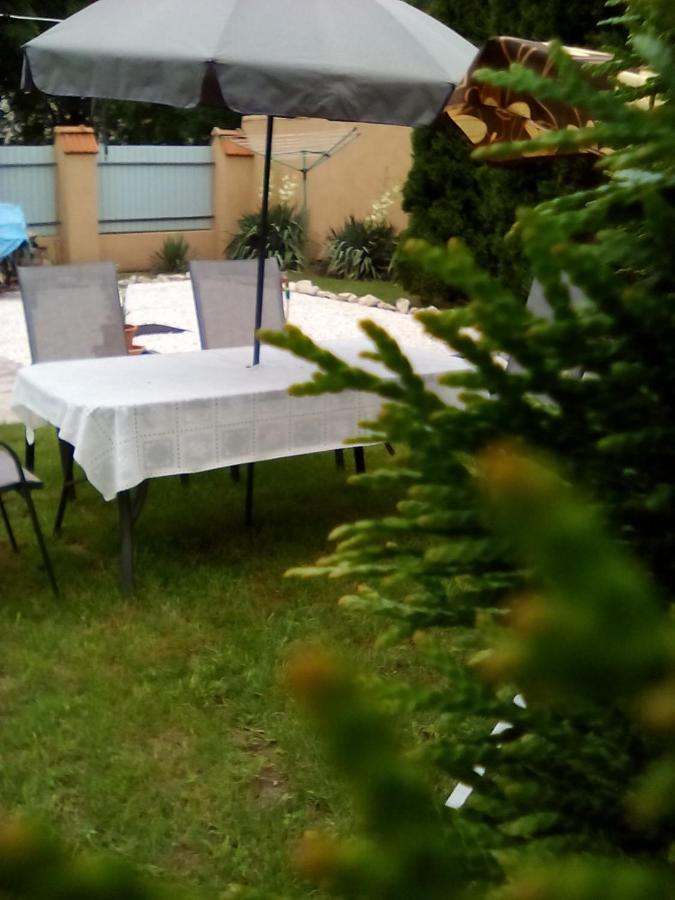 Csilla Apartman Makó Exteriör bild