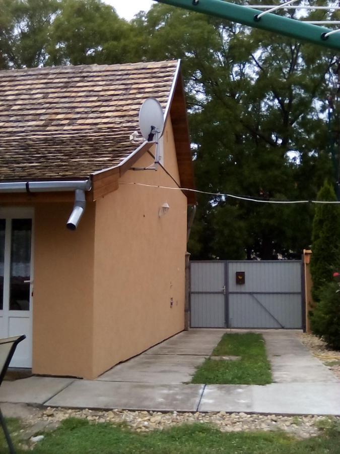 Csilla Apartman Makó Exteriör bild
