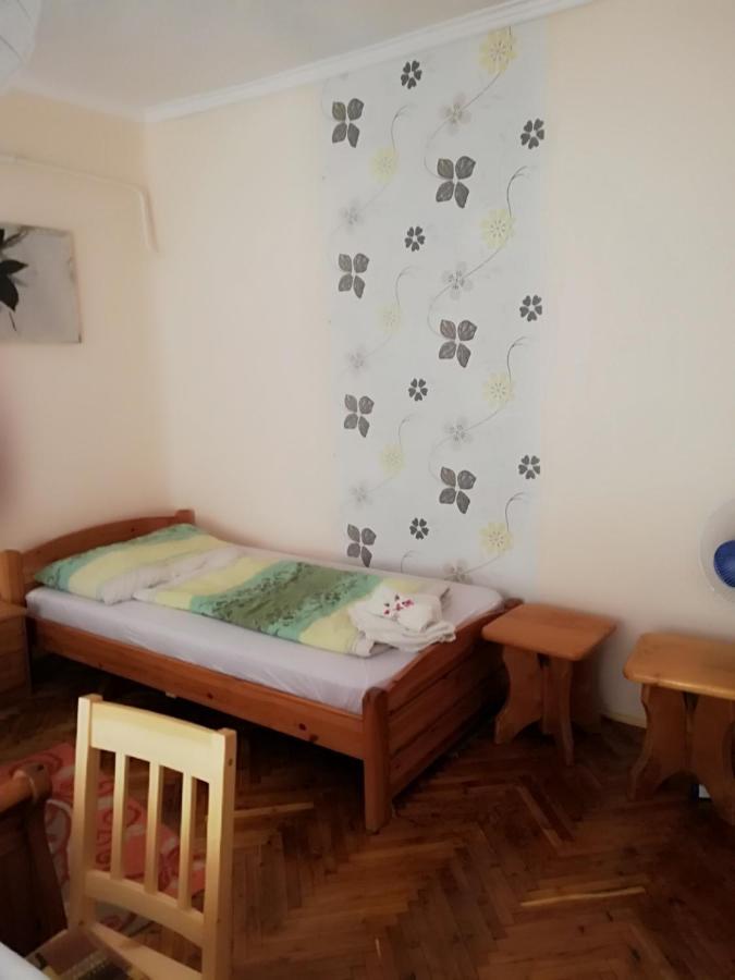 Csilla Apartman Makó Exteriör bild